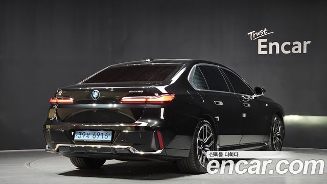 BMW i7 G70 eDrive 50 M Sport - фото 1
