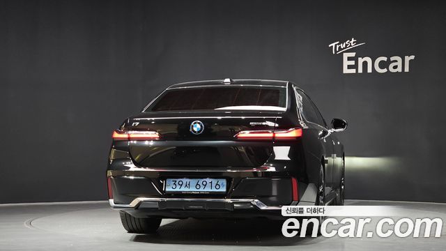 BMW i7 G70 eDrive 50 M Sport - фото 3