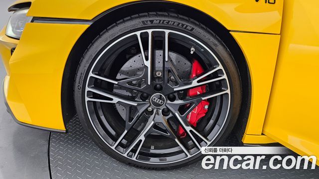Audi R8 5.2 V10 Performance Coupe - фото 4