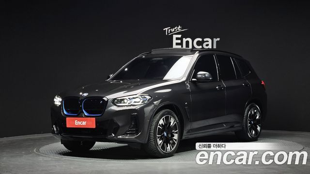 BMW iX3 M Sports - фото 0