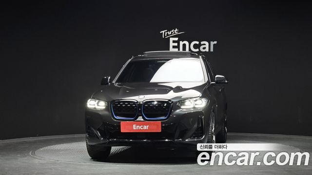 BMW iX3 M Sports - фото 2