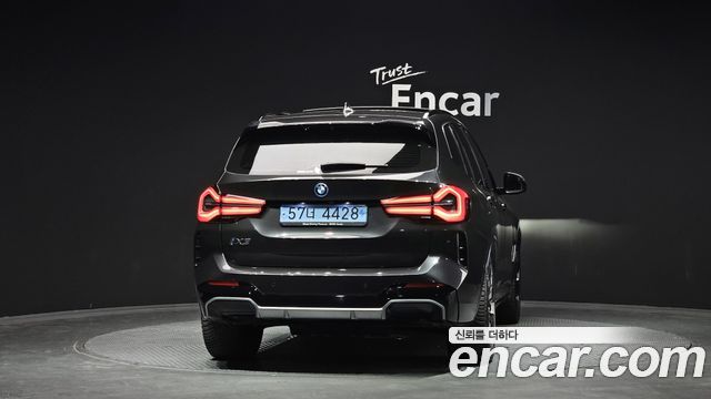 BMW iX3 M Sports - фото 3