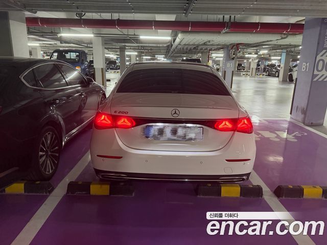 Mercedes-Benz E-Class W214 E200 Avantgarde - фото 3