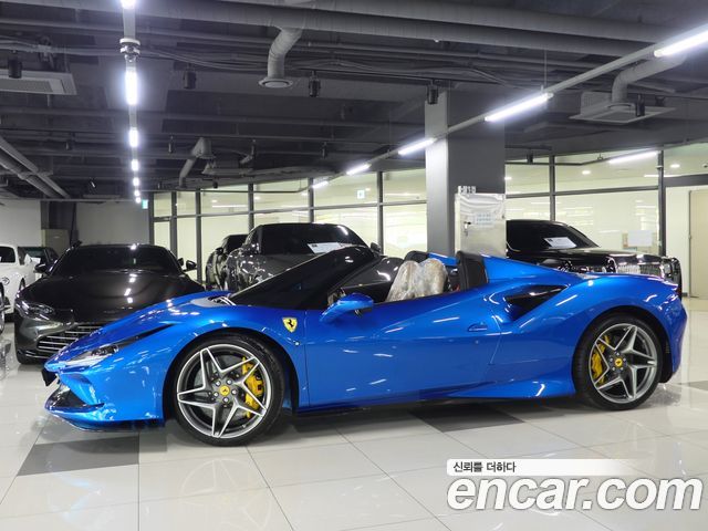 Ferrari F8 3.9 V8 - фото 1