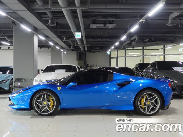 Ferrari F8 3.9 V8 - фото 2