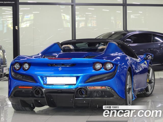 Ferrari F8 3.9 V8 - фото 3