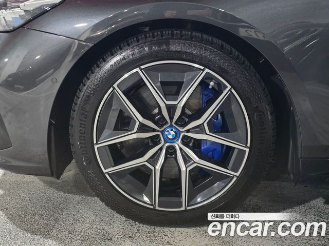 BMW i5 G60 eDrive 40 M Sport - фото 4