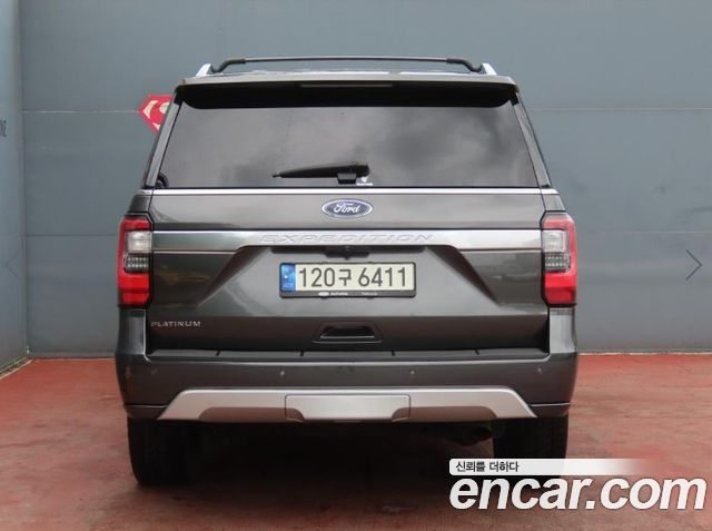 Ford Expedition Platinum 4WD 7Seater - фото 3
