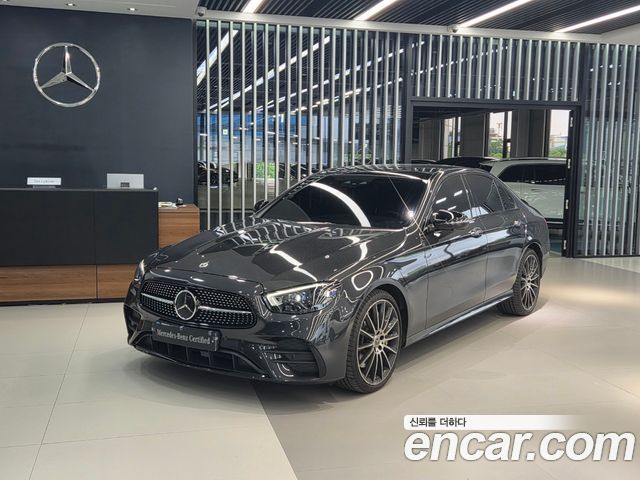 Mercedes-Benz E-Class W213 E350 4MATIC AMG Line - фото 0