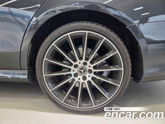 Mercedes-Benz E-Class W213 E350 4MATIC AMG Line - фото 4