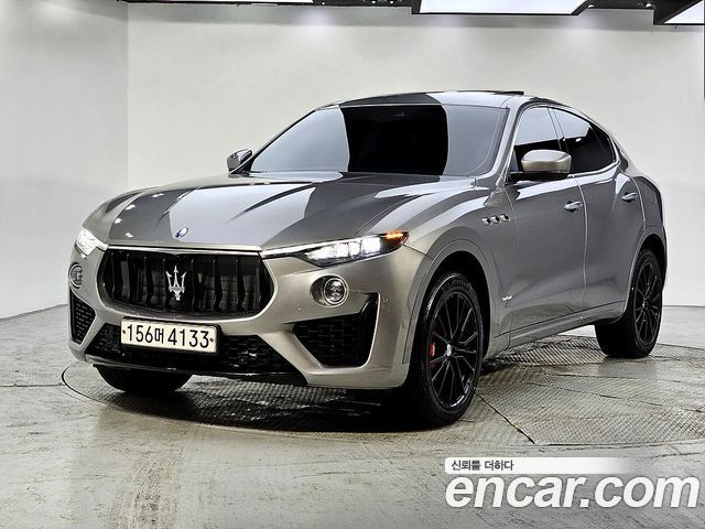 Maserati Levante 3.0 AWD GranSport - фото 0
