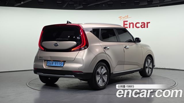 Kia Soul EV Noblesse - фото 1