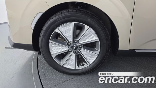 Kia Soul EV Noblesse - фото 4