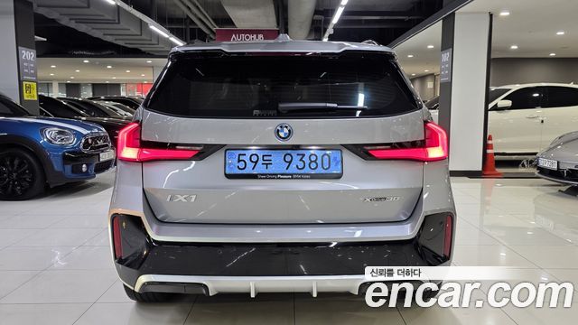 BMW iX1 U11 xDrive 30 M Sport - фото 4