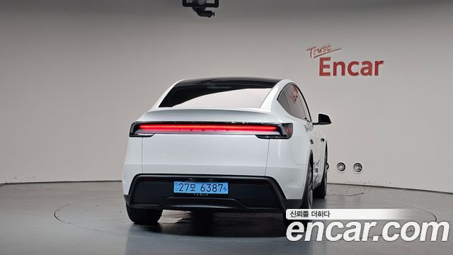 Tesla Model Y RWD - фото 2