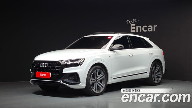 Audi Q8 55 TFSI Quattro Premium - фото 0
