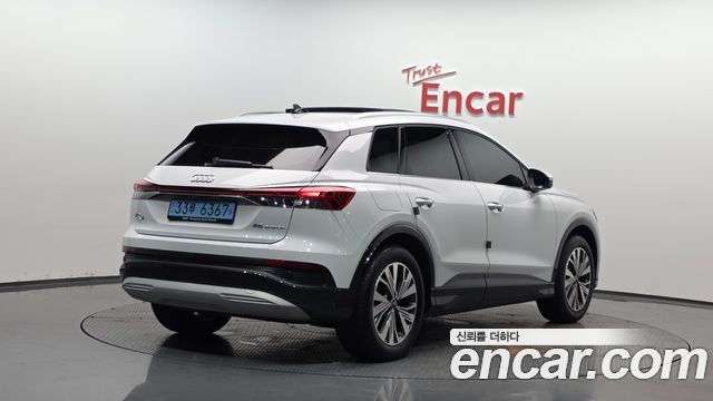 Audi Q4 e-tron F4 45 Premium - фото 0