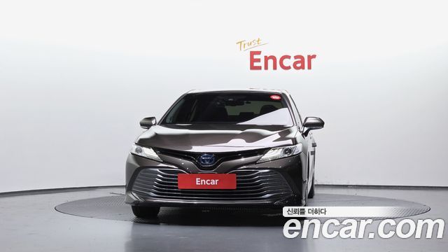 Toyota Camry XV70 2.5 XLE Hybrid - фото 2