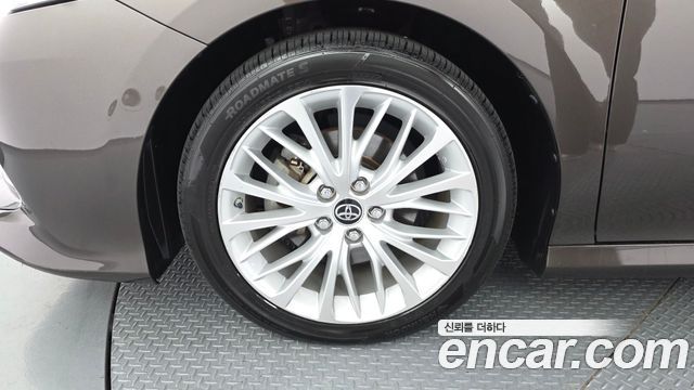 Toyota Camry XV70 2.5 XLE Hybrid - фото 4