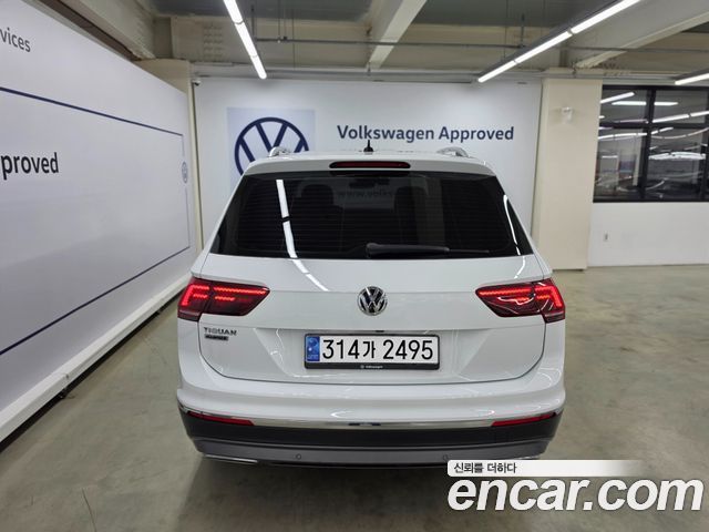 Volkswagen Tiguan 2.0 TDI Prestige - фото 3