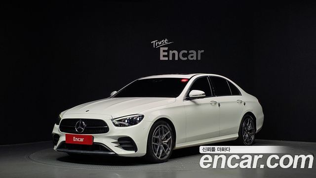 Mercedes-Benz E-Class W213 E220d 4MATIC AMG Line - фото 0