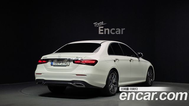 Mercedes-Benz E-Class W213 E220d 4MATIC AMG Line - фото 1