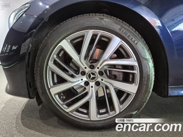 Mercedes-Benz E-Class W214 E220d 4MATIC Exclusive - фото 4