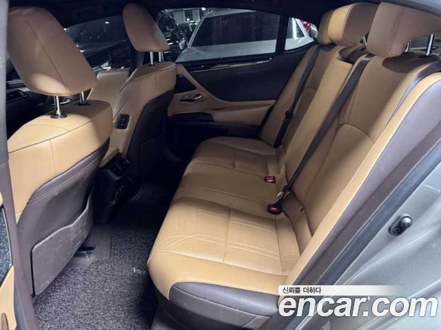 Lexus ES 7-го поколения Executive - фото 4