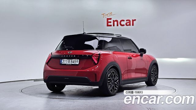 Mini Cooper 4-го поколения Favoured - фото 1