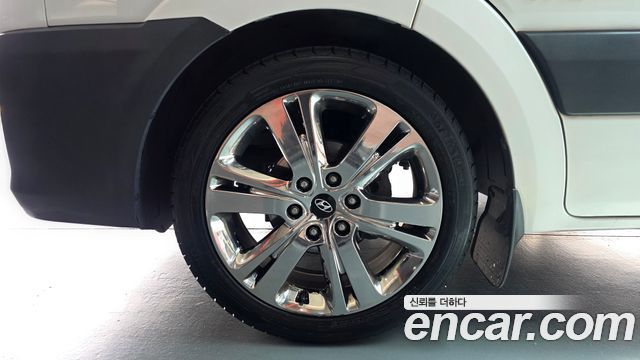 Hyundai Solati 15-seater Luxury - фото 4