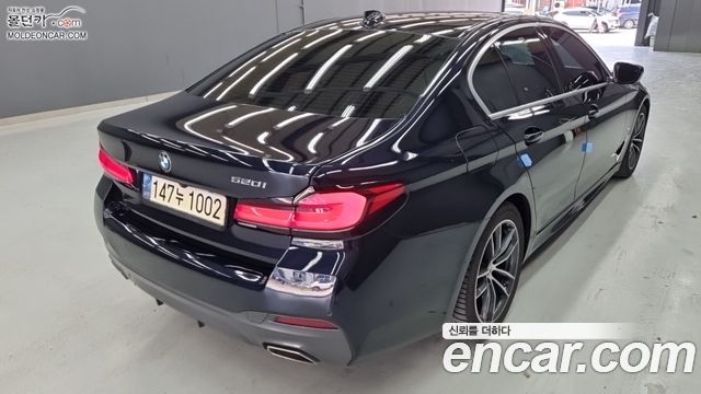 BMW 5-Series G30 520i M Sport - фото 1