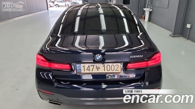 BMW 5-Series G30 520i M Sport - фото 3
