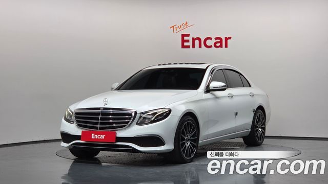 Mercedes-Benz E-Class W213 E220d Exclusive - фото 0