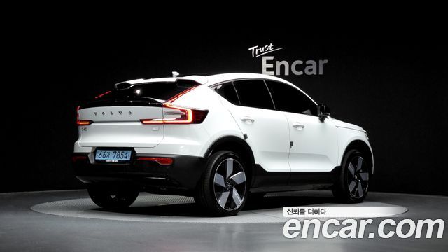 Volvo C40 Twin Ultimate - фото 1