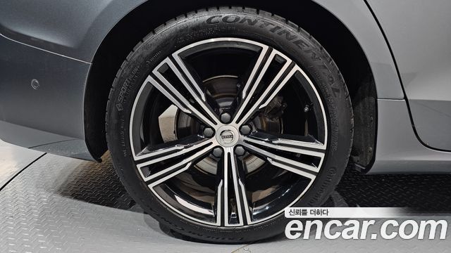 Volvo S60 3-го поколения T5 Inscroption - фото 4