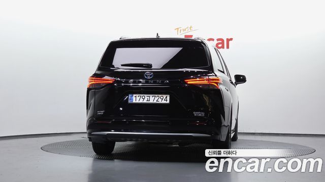 Toyota Sienna 4-го поколения 2.5 Hybrid AWD - фото 3