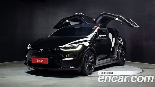 Tesla Model X AWD - фото 0