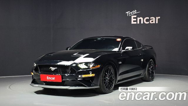Ford Mustang GT Coupe - фото 0