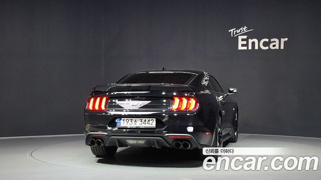 Ford Mustang GT Coupe - фото 3