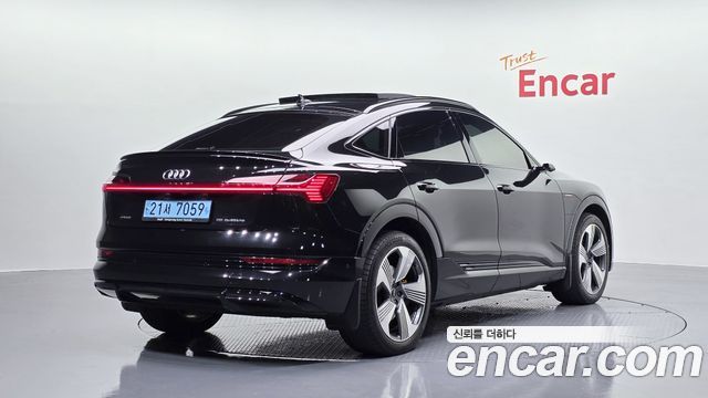 Audi e-tron 55 Quattro Sportback - фото 1