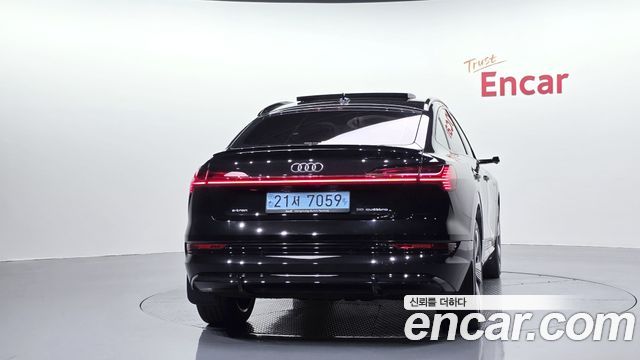 Audi e-tron 55 Quattro Sportback - фото 3