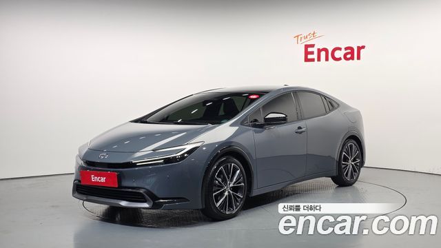 Toyota Prius 5-го поколения 2.0 XLE - фото 0