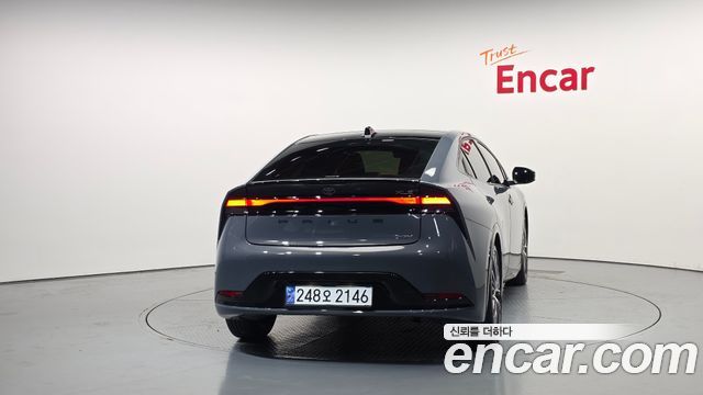 Toyota Prius 5-го поколения 2.0 XLE - фото 3