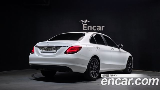 Mercedes-Benz C-Class W205 C200 - фото 1