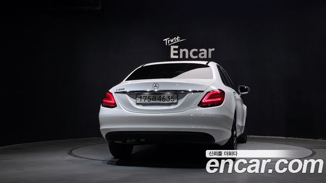Mercedes-Benz C-Class W205 C200 - фото 3