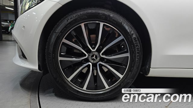 Mercedes-Benz C-Class W205 C200 - фото 4