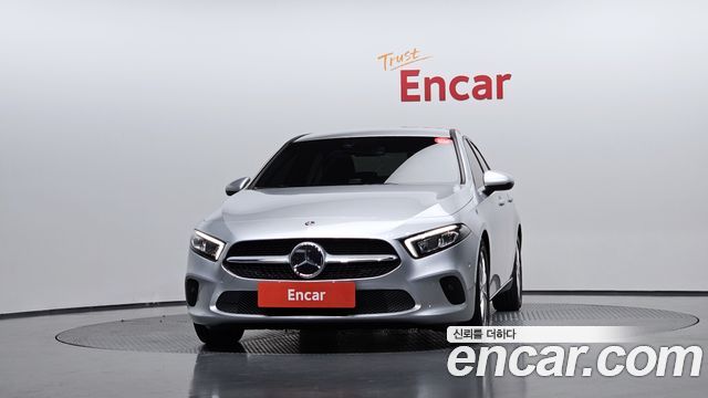 Mercedes-Benz A-Class W177 A220 Sedan - фото 2