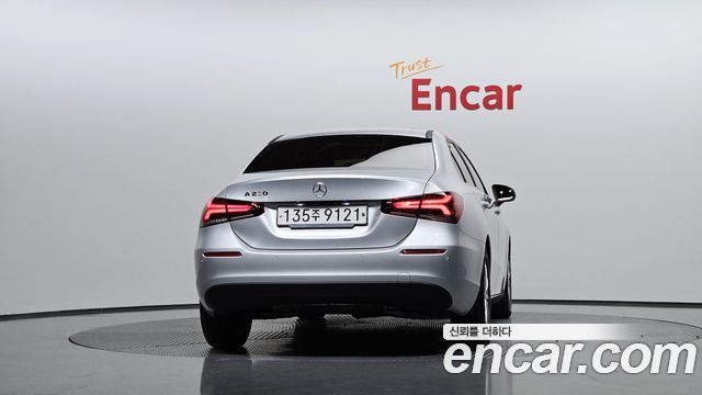Mercedes-Benz A-Class W177 A220 Sedan - фото 3