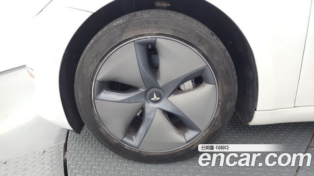 Tesla Model 3 Standard Range Plue RWD - фото 4