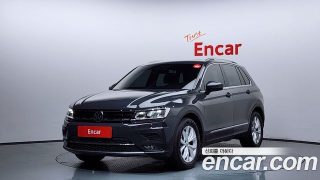 Volkswagen Tiguan 2-го поколения 2.0 TDI Premium - фото 0